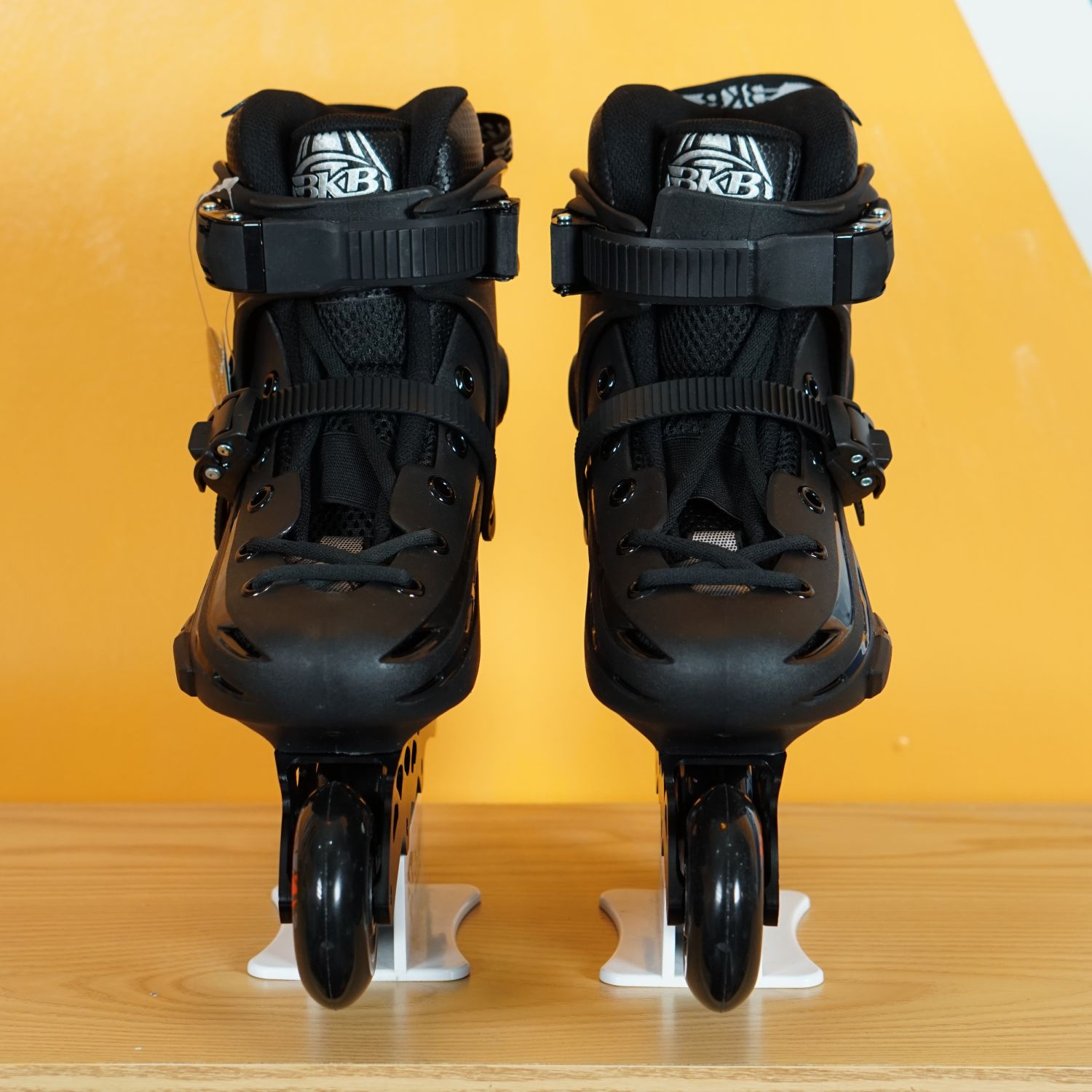 Giày patin Flying Eagle BKB B5S phiên bản màu đen